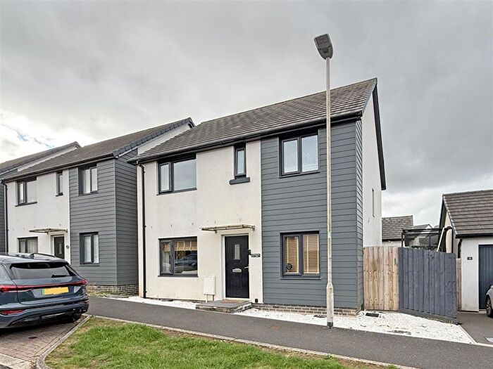 4 Bedroom Detached House For Sale In Halecombe Road, Saltram Meadow, Plymouth, PL9