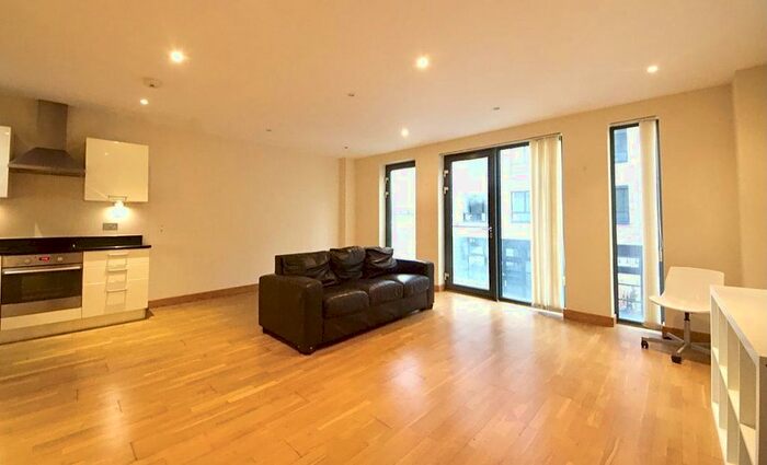2 Bedroom Flat To Rent In Roach Road, London, E3