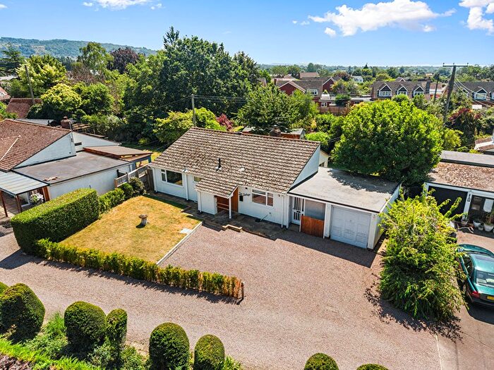 3 Bedroom Detached Bungalow For Sale In Manor Road, Eckington, WR10