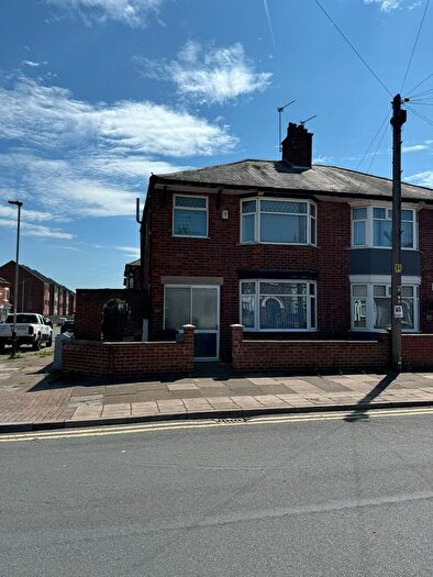 3 Bedroom Semi-Detached House To Rent In Milligan Road, Leicester, LE2