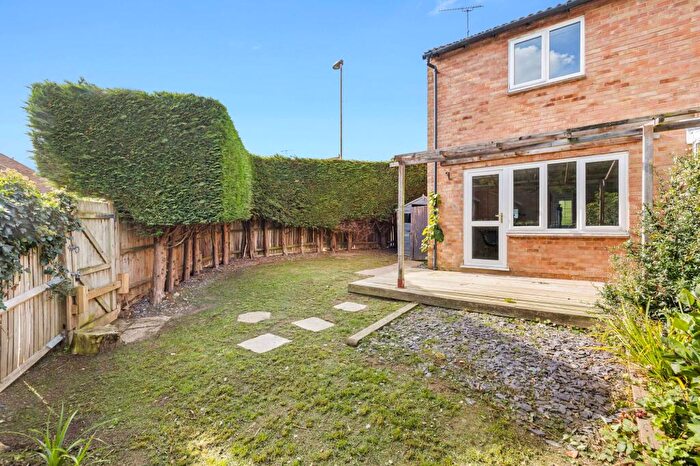 2 Bedroom End Of Terrace House For Sale In Estcots Drive, East Grinstead, RH19