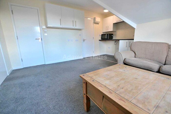 1 Bedroom Flat To Rent In Christchurch Road, Reading, RG2