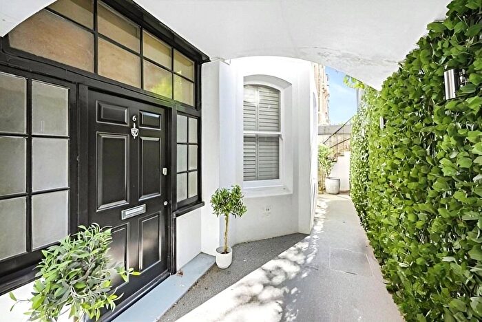 2 Bedroom Flat For Sale In The Drive, Hove, East Sussex, BN3