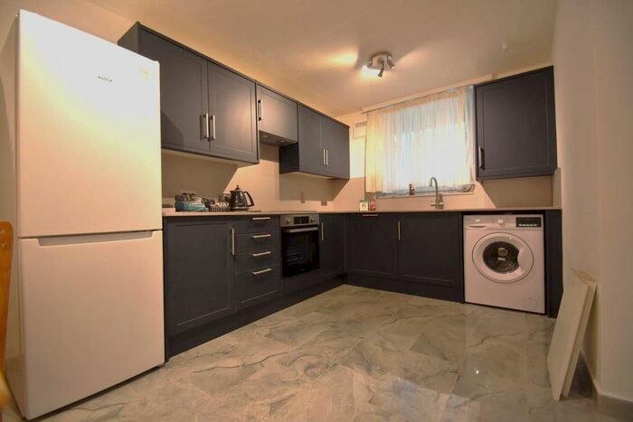 3 Bedroom Maisonette To Rent In Hornsey Road, Crouch Hill, N19