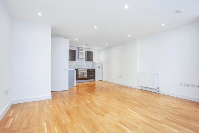 1 Bedroom Apartment To Rent In Holywell Lane, Shoreditch, London, EC2A