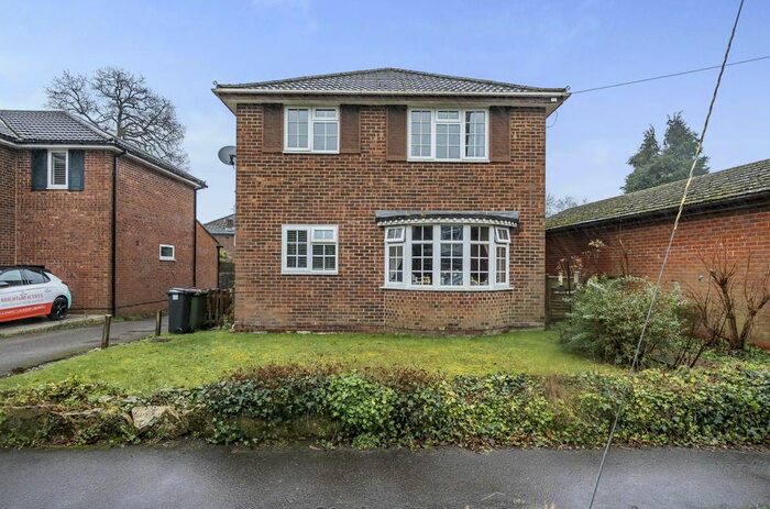 2 Bedroom Maisonette To Rent In Brownhill Road, Chandler's Ford, Eastleigh, SO53