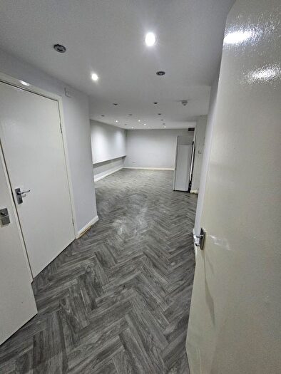 2 Bedroom Flat To Rent In Exeter Gardens, Cranbrook, Ilford, IG1