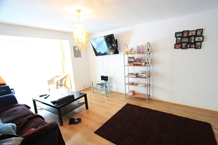 1 Bedroom Flat To Rent In Lancaster Road, South Norwood, SE25
