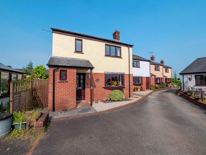 2 Bedroom End Of Terrace House To Rent In Week St. Mary, Holsworthy, EX22