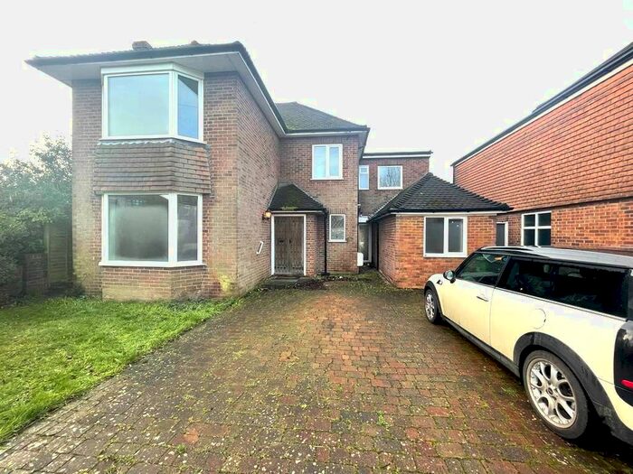 5 Bedroom Detached House To Rent In Douglas Crescent, Houghton Regis, Dunstable, Bedfordshire, LU5