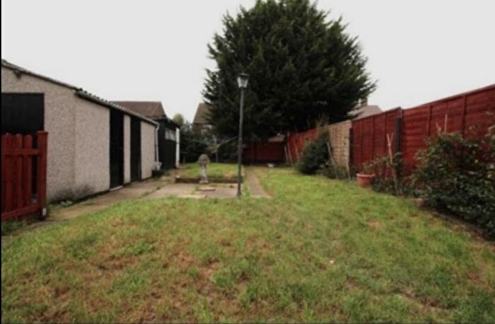 3 Bedroom End Terrace House To Rent In Lansbury Crescent, Dartford, Kent, DA1