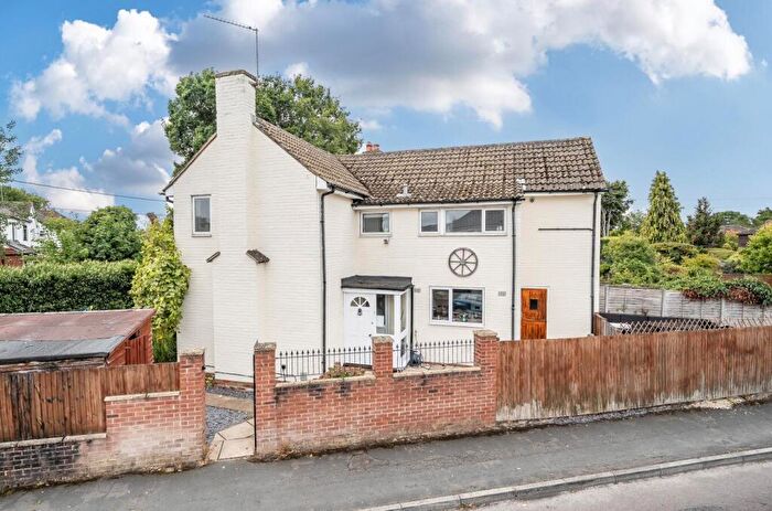 4 Bedroom Detached House For Sale In White Acres Road, Mytchett, Camberley, GU16