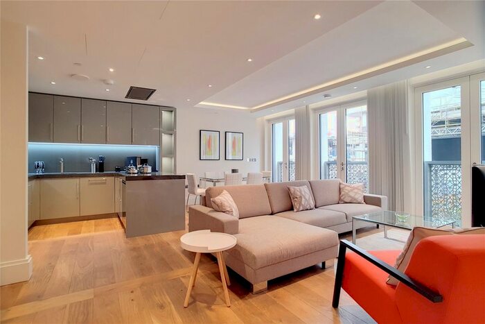 3 Bedroom Flat To Rent In Arundel Street, London, WC2R