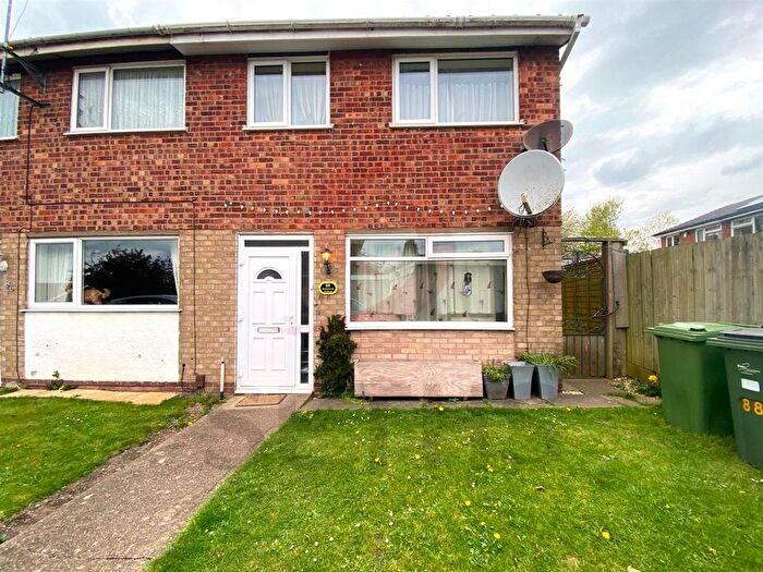3 Bedroom Semi-Detached House To Rent In Rosamund Avenue, Braunstone, Leicester, LE3