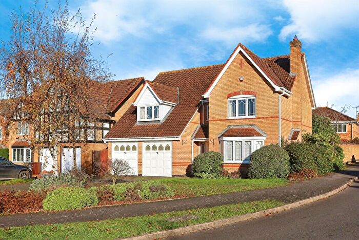 4 Bedroom Detached House For Sale In Greenfield Avenue, Balsall Common, CV7