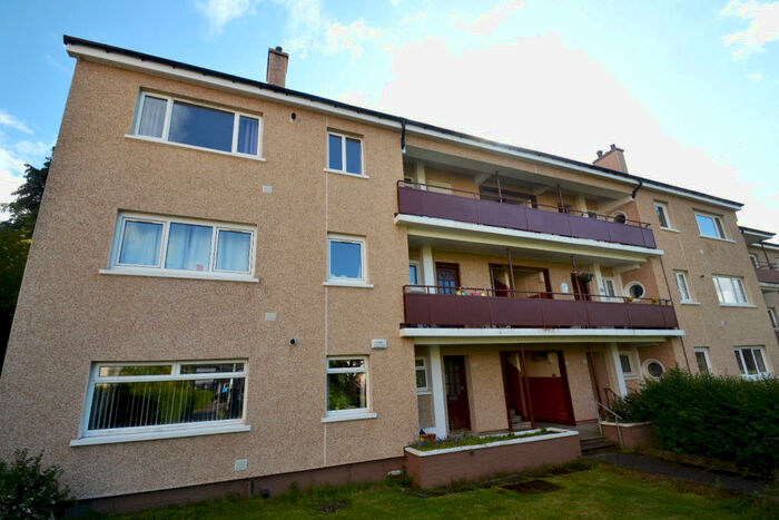 3 Bedroom Flat To Rent In Nethercairn Road, Mansewood, G43