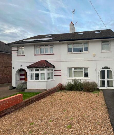 4 Bedroom Semi-Detached House To Rent In Pyecombe Corner, London, N12