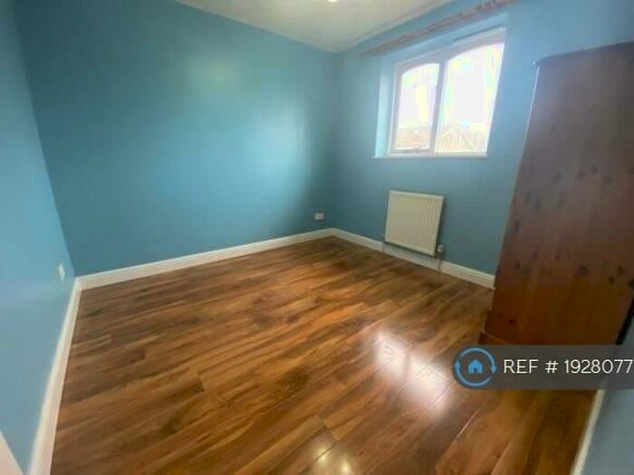 3 Bedroom Semi-Detached House To Rent In Talisman Street, Hitchin, SG4