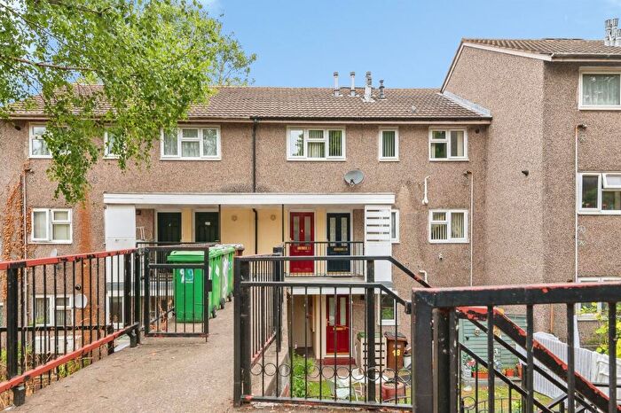 1 Bedroom Flat For Sale In Woodlane Gardens, Nottingham, NG3