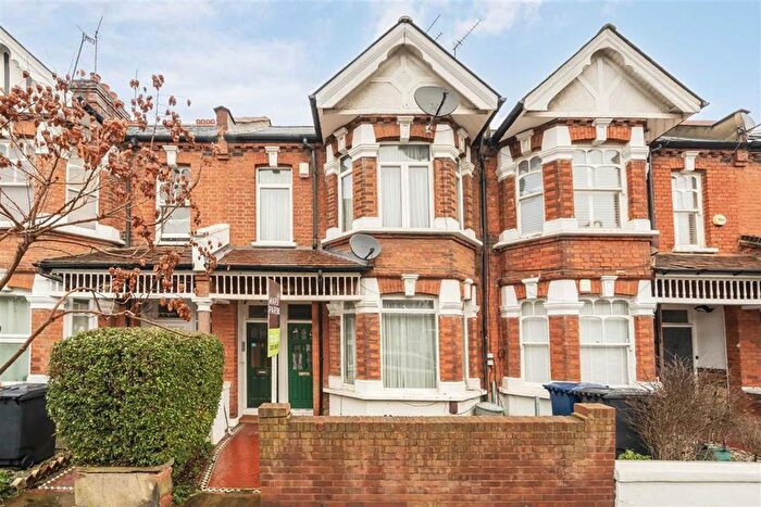 2 Bedroom Flat To Rent In Valetta Road, Acton, W3