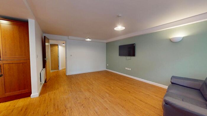 2 Bedroom House To Rent In The Grange, Leeds, LS6