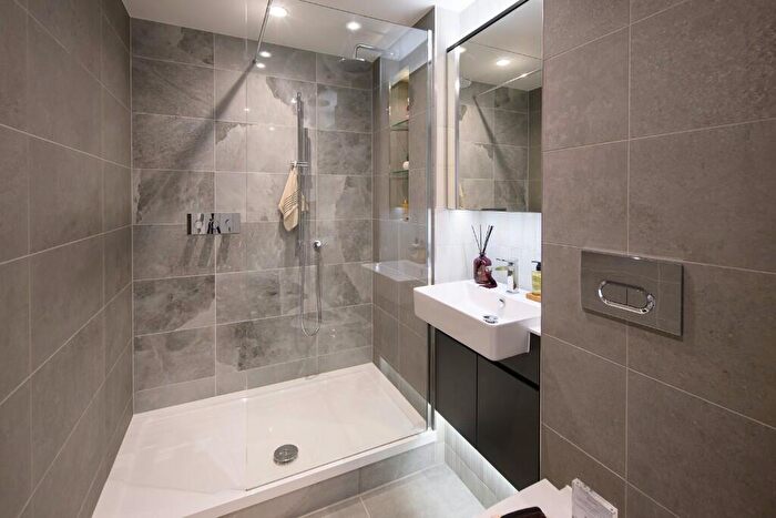 2 Bedroom Apartment For Sale In Royal Arsenal Riverside, London, SE18