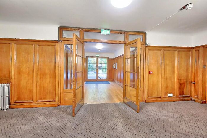 1 Bedroom Flat To Rent In Wimbledon Hill Road, Wimbledon, SW19