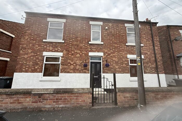 4 Bedroom Terraced House To Rent In Mona Street, Beeston, NG9