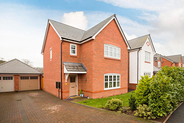 3 Bedroom Detached House For Sale In Maes Cwyfan, Rhyl, LL18