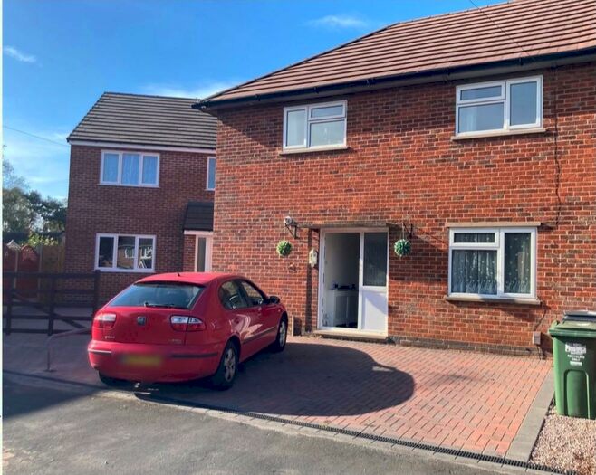 3 Bedroom Semi-Detached House To Rent In Poplar Road, Loughborough, LE11