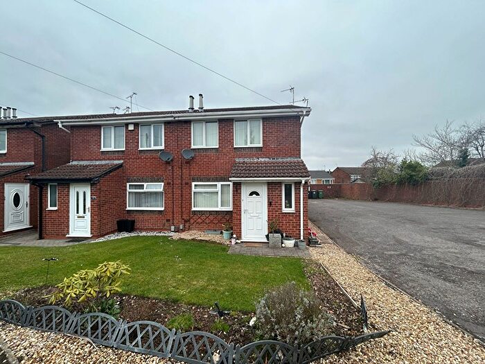 2 Bedroom Flat To Rent In Holbein Close, Bedworth, Warwickshire, CV12