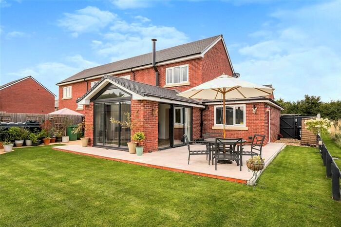 3 Bedroom Semi-Detached House For Sale In Garside Close, Hengoed, Oswestry, Shropshire, SY10