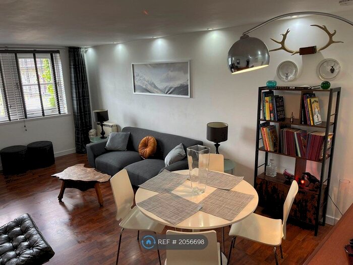 2 Bedroom Flat To Rent In Castle Wynd South, Edinburgh, EH1