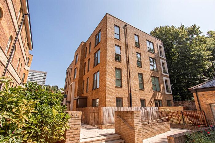 2 Bedroom Flat For Sale In Sireen Apartments, St. Clements, E3