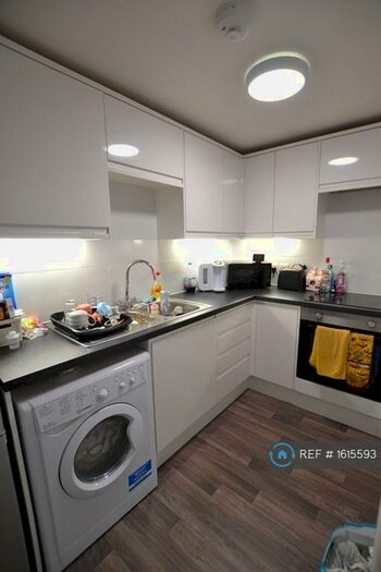 2 Bedroom Flat To Rent In Christchurch Road, Bournemouth, BH7