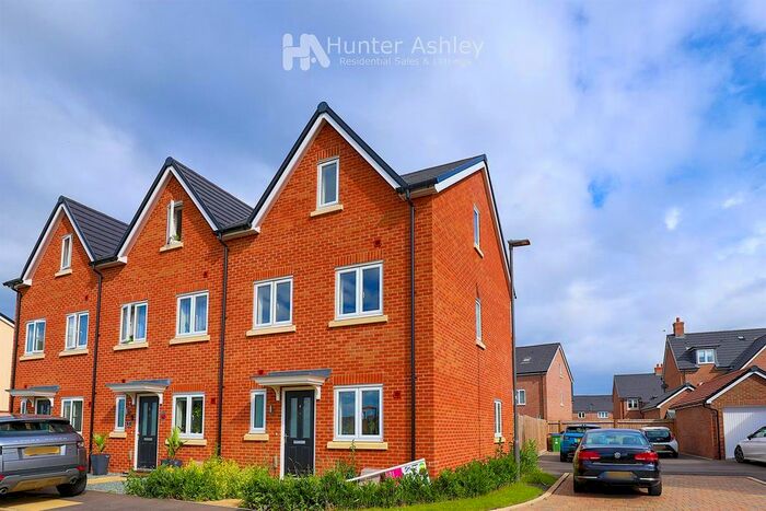 3 Bedroom Terraced House To Rent In Melba Street, Aylesbury, HP18