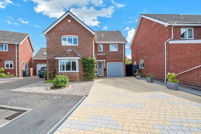 4 Bedroom Detached House For Sale In Hazelwood Close, Bury St. Edmunds, Thurston., IP31