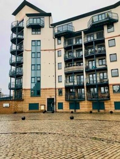 3 Bedroom Flat To Rent In Tower Place, Edinburgh, EH6