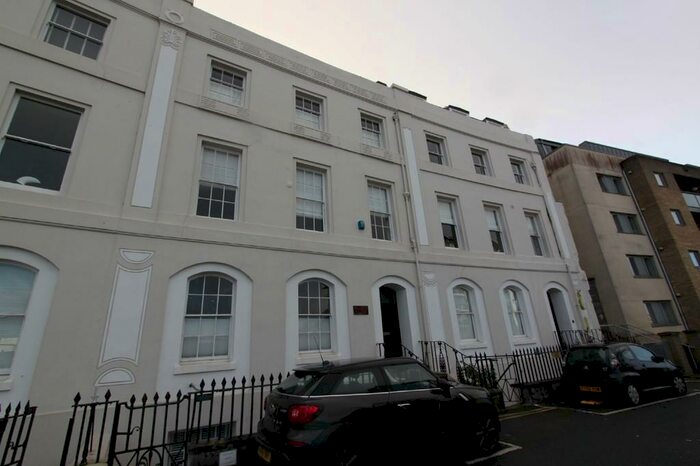 1 Bedroom Apartment To Rent In The Hoe, Plymouth, PL1