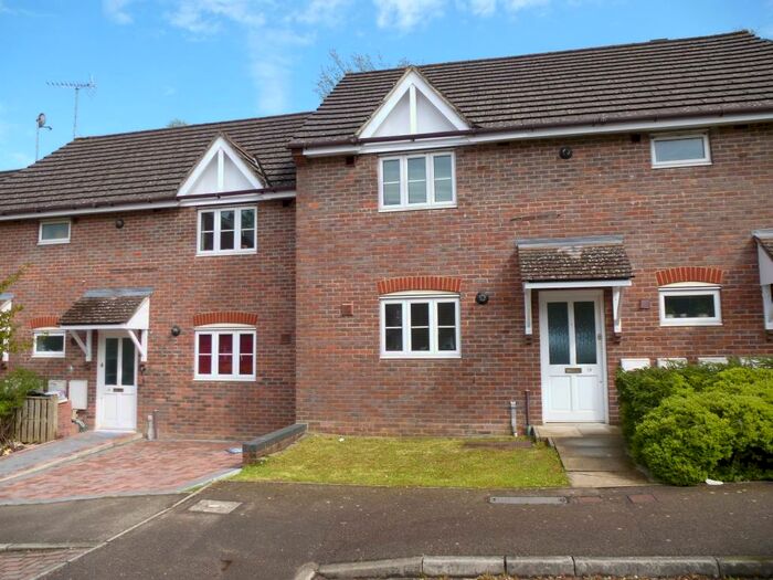 1 Bedroom Maisonette To Rent In Faulkner Close, Crawley, RH11
