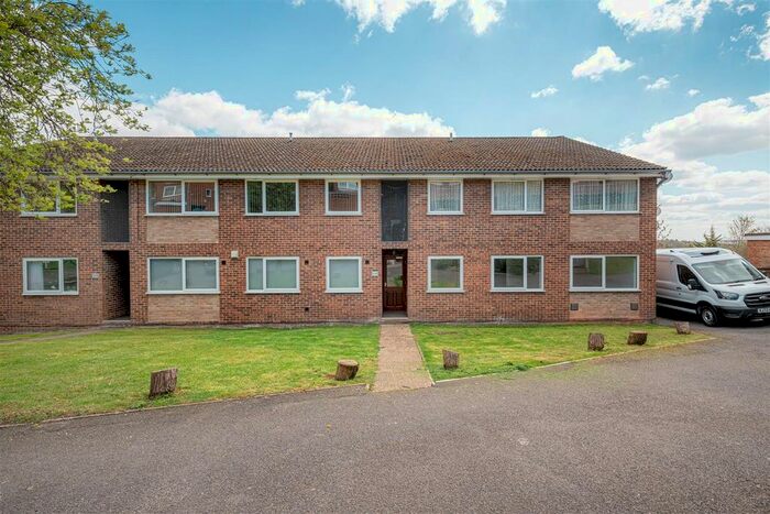 2 Bedroom Flat To Rent In Windsor Drive, High Wycombe, HP13