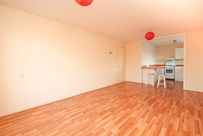 1 Bedroom Flat To Rent In Otley Road, Charlestown, Shipley, West Yorkshire, BD17