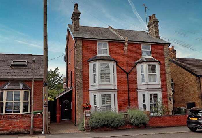 3 Bedroom Semi-Detached House For Sale In Western Road, Burnham-On-Crouch, CM0