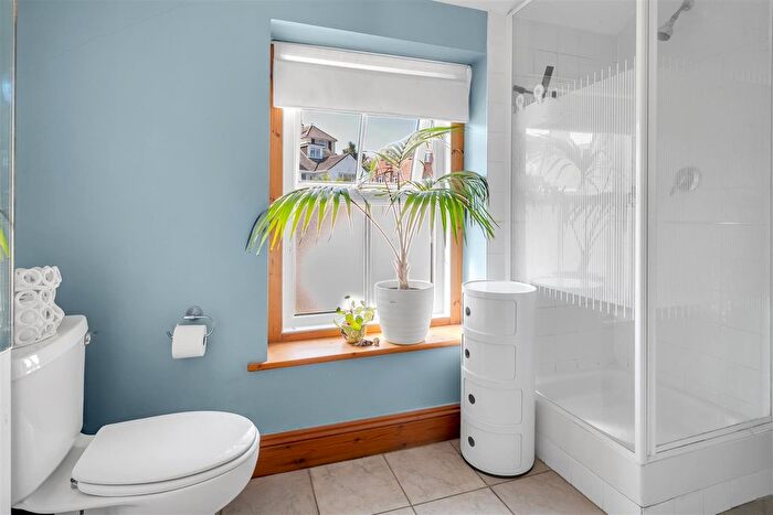 2 Bedroom Property For Sale In High Street, Swanage, BH19 - Photo 11