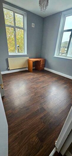 4 Bedroom Flat To Rent In Romford Road, London, E7