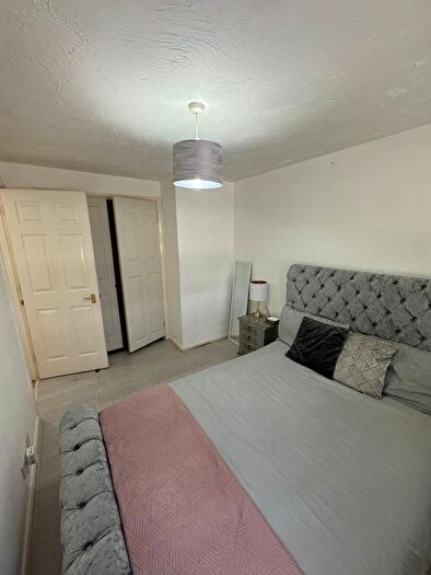2 Bedroom Flat To Rent In Cuthberga Close, Barking, IG11