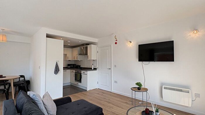 2 Bedroom Flat To Rent In Conant House, Pelling Street, E14