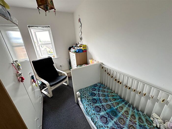 2 Bedroom Flat For Sale In Lawnhurst Avenue, Wythenshawe, Manchester, M23