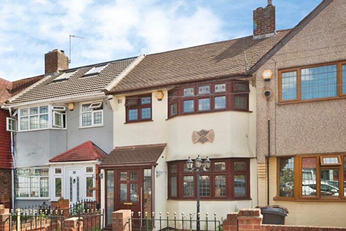 3 Bedroom Terraced House For Sale In Sedgemoor Drive, Dagenham, RM10