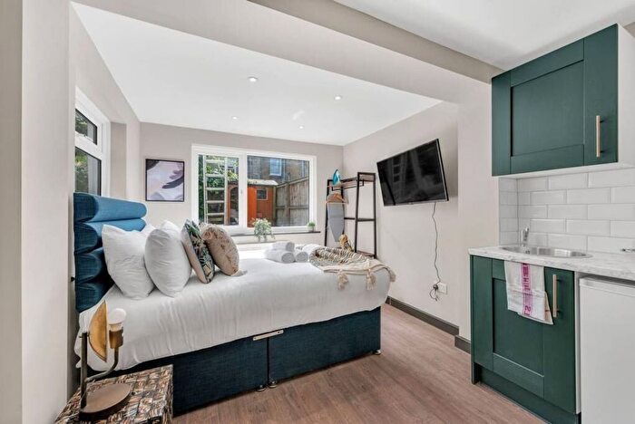 1 Bedroom Studio To Rent In Barrett's Grove, London, N16